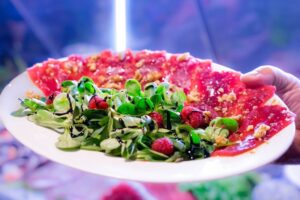 Ensalada de atún en restaurante La Posada